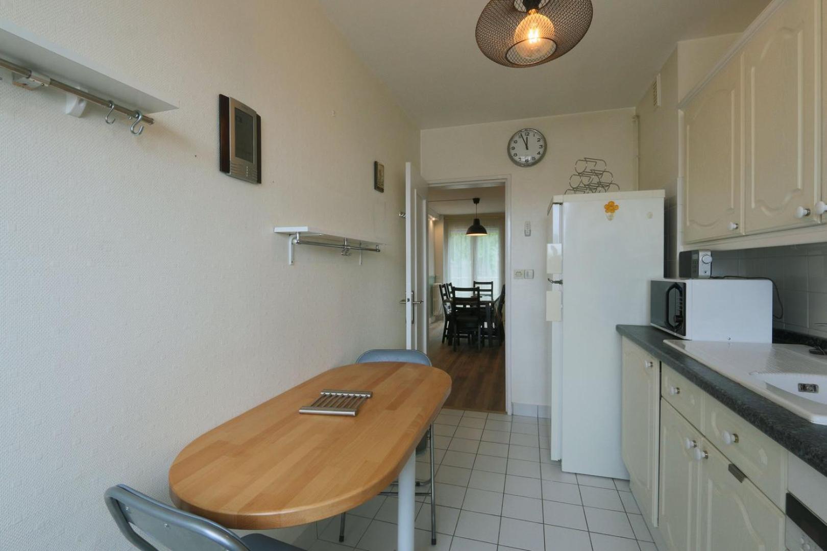 Next To Place Jean Jaurès With Secured Car Park Tours